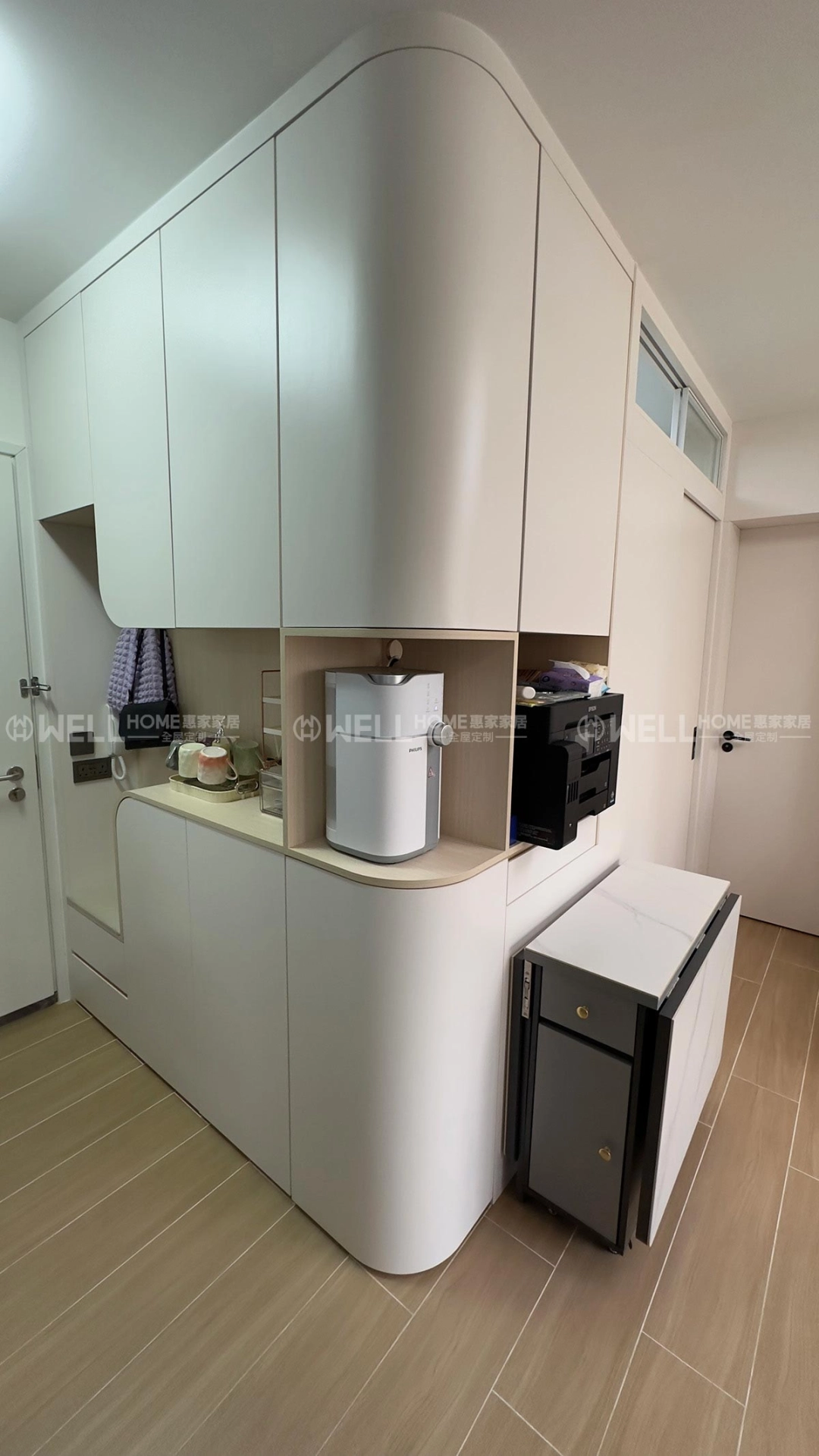 折疊城市的居住詩學：香港廳間房變形記